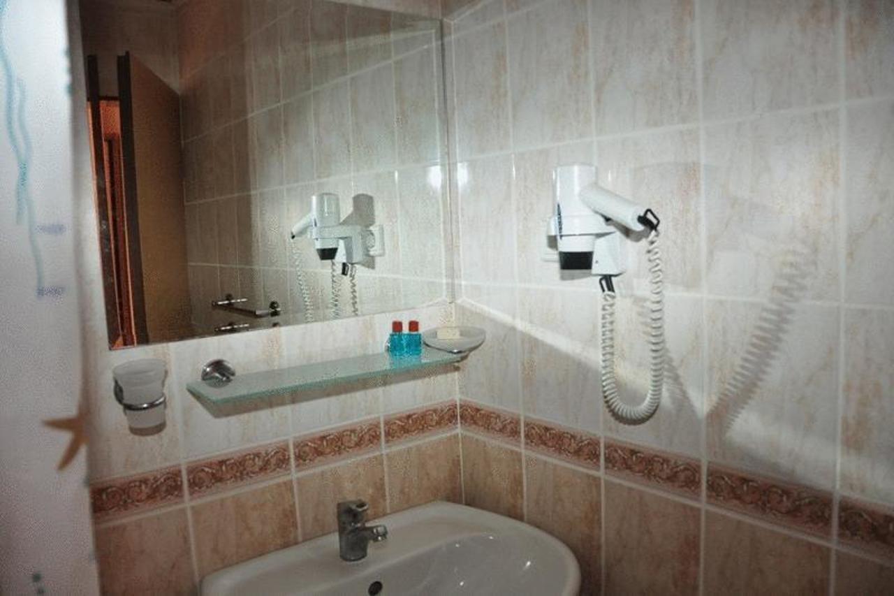 מהמוטלר Green Peace Hotel מראה חיצוני תמונה