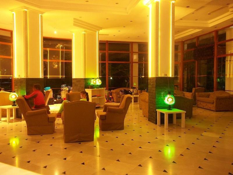 מהמוטלר Green Peace Hotel מראה חיצוני תמונה