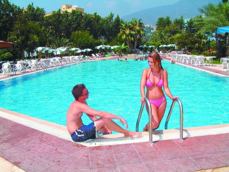 מהמוטלר Green Peace Hotel מראה חיצוני תמונה